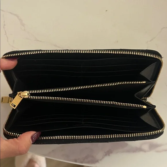 Yves Saint Laurent Black Quilted Wallet with Gold Logo - Picture 3 of 4